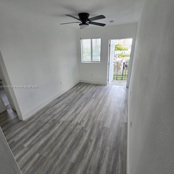 535 NW 7th St, Unit 12 in Miami, FL - Building Photo - Building Photo