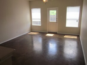 10727 Mathom Landing in Universal City, TX - Building Photo - Building Photo