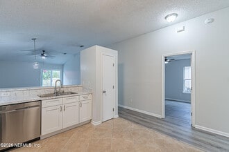 286 Main St in Atlantic Beach, FL - Building Photo - Building Photo