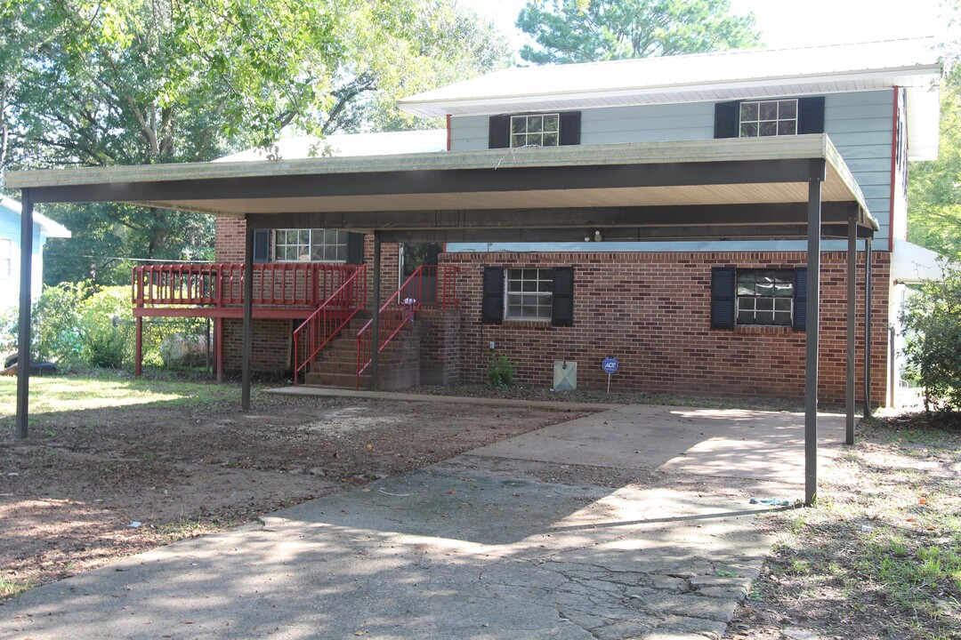 2004 Coves Ct in Albany, GA - Building Photo