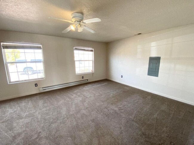 910 11th Ave NW in Rio Rancho, NM - Building Photo - Building Photo