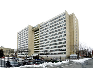 Luther Arms - 62+ in Trenton, NJ - Foto de edificio - Building Photo