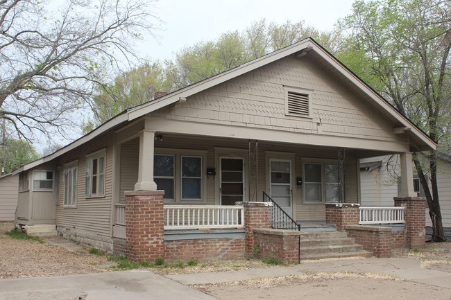 1933-1935 N Waco Ave in Wichita, KS - Foto de edificio - Building Photo