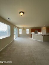 375 Mustengo Ct in Reno, NV - Building Photo - Building Photo
