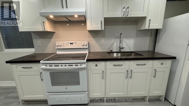 1686 Summergrove Crescent in Mississauga, ON - Building Photo - Building Photo