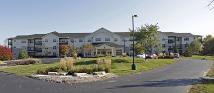 The Parkview Senior Apartments- 55+ Community in Racine, WI - Foto de edificio - Building Photo