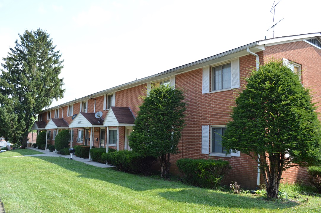 Fair Oaks Apartments in Dayton, OH - Building Photo