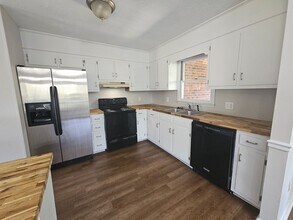792 Whispering Pines Rd in Fayetteville, NC - Building Photo - Building Photo