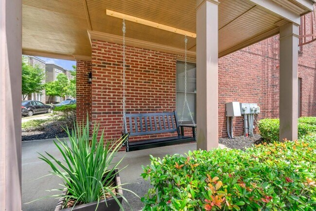 750 Liberty Commons Dr NW in Atlanta, GA - Building Photo - Building Photo