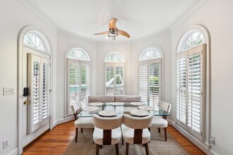 814 Lynhurst Dr SW in Atlanta, GA - Building Photo - Building Photo