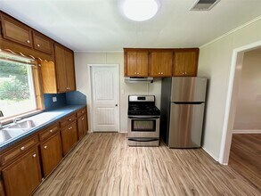 6 E Southlawn Ave in La Marque, TX - Building Photo - Building Photo