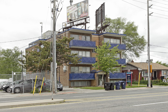 1042 Sheppard Ave W in Toronto, ON - Building Photo - Building Photo