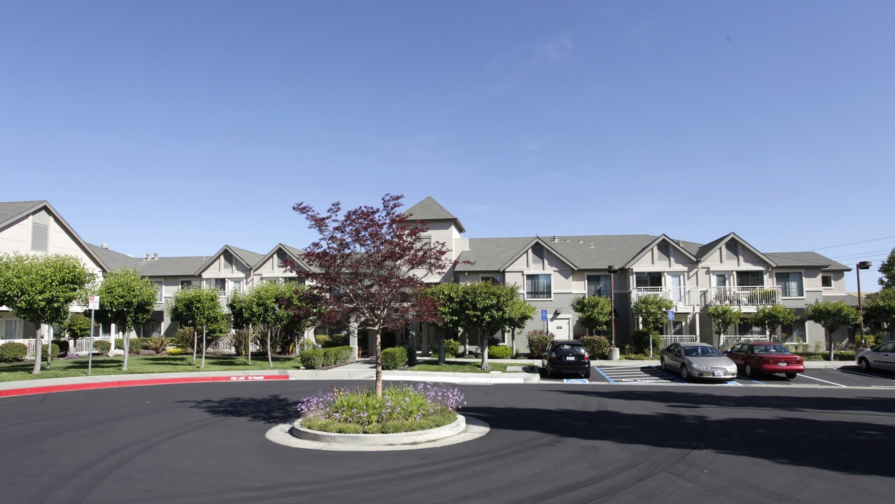 The Arbors in Hercules, CA - Foto de edificio