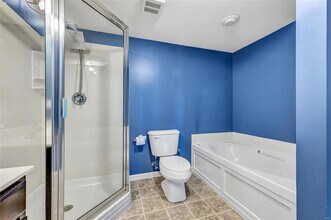 433 Bordeaux Way in St. Peters, MO - Building Photo - Building Photo