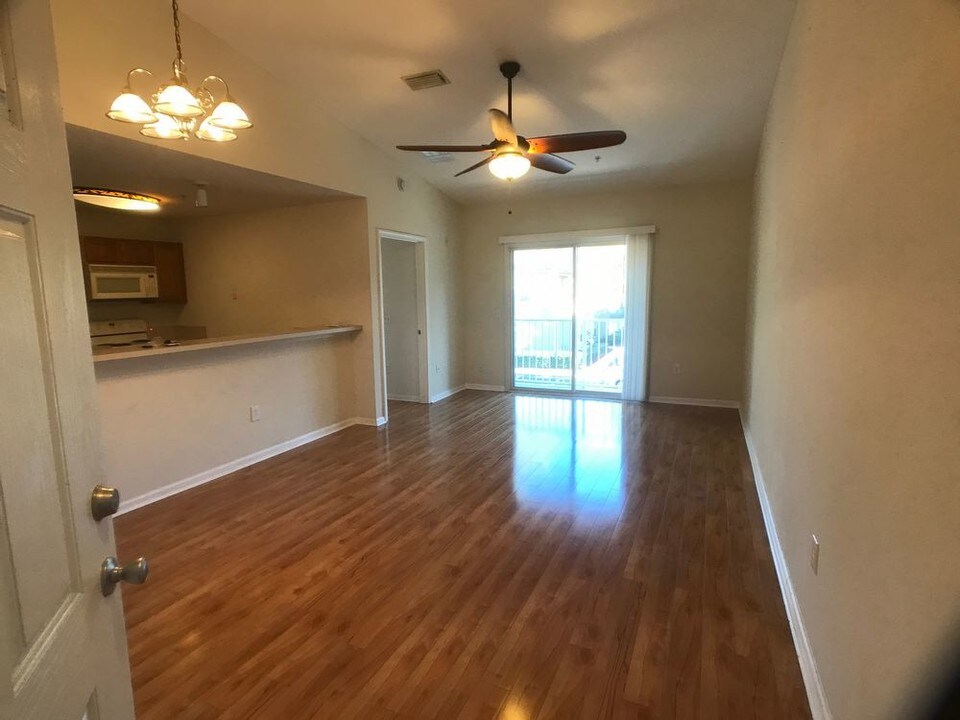 6081 Maggies Cir-Unit -111 in Jacksonville, FL - Building Photo