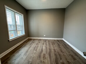 6633 S Ellis Ave, Unit 6631-3 in Chicago, IL - Building Photo - Building Photo