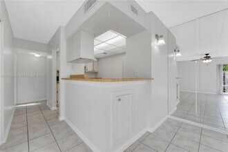 1799 Fairview Villas Dr in West Palm Beach, FL - Foto de edificio - Building Photo