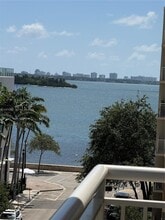 2001 S Biscayne Blvd in Miami, FL - Building Photo - Building Photo