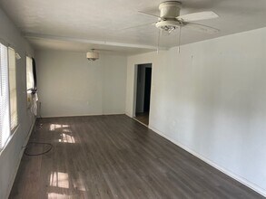 616 Benson St in La Marque, TX - Building Photo - Building Photo