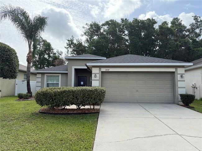 3719 Madbury Cir in Lakeland, FL - Building Photo - Building Photo