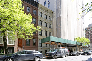 53 E 67th St in New York, NY - Building Photo