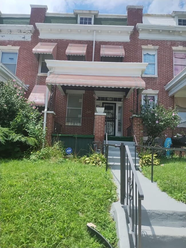property at 408 Lyndhurst St