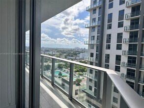 1010 SW 2nd Ave in Miami, FL - Building Photo - Building Photo