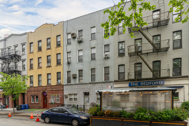 112 Bedford Ave in Brooklyn, NY - Building Photo - Building Photo