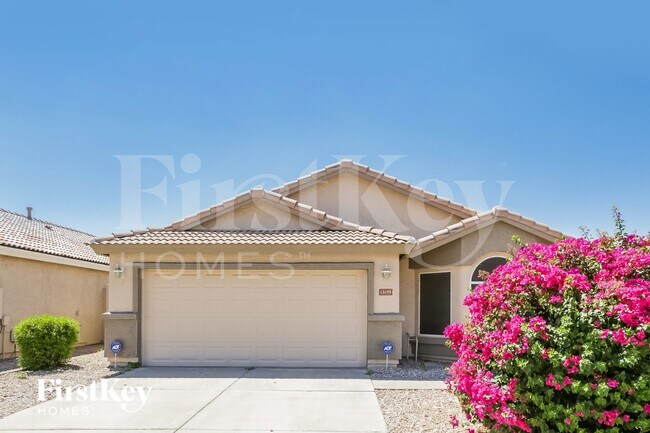 13195 W Cypress St in Goodyear, AZ - Building Photo - Building Photo