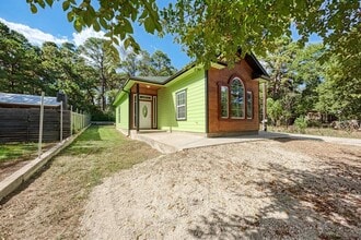 124 Pinewood Dr in Bastrop, TX - Building Photo - Building Photo