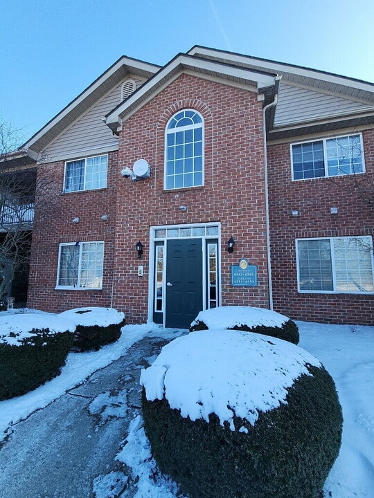 6553 Dorothy's Creek in Canal Winchester, OH - Building Photo