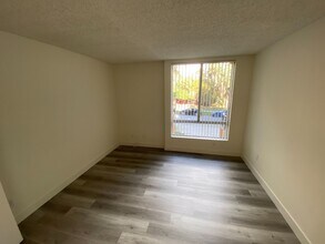 3715 S Canfield Ave in Los Angeles, CA - Foto de edificio - Building Photo