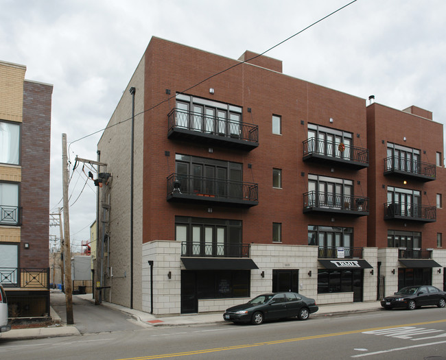 1610 W Augusta Blvd in Chicago, IL - Building Photo - Building Photo