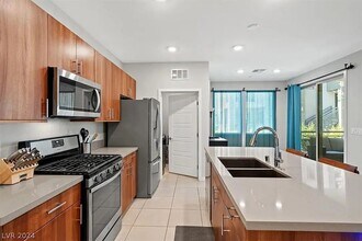 11237 Rainbow Peak Ave in Las Vegas, NV - Building Photo - Building Photo