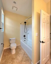 205 Barnhill Dr in Folsom, CA - Foto de edificio - Building Photo