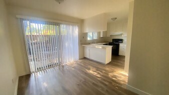 2115 Bella Casa St in Davis, CA - Building Photo