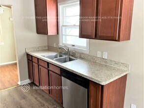 875 Iroquois Ave in St. Paul, MN - Foto de edificio - Building Photo