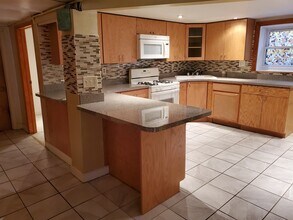 5135 W Roscoe St in Chicago, IL - Building Photo - Building Photo
