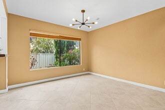 8246 Caminito Modena in San Diego, CA - Building Photo - Building Photo