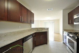 Springfield Gardens in Springfield, NJ - Building Photo - Interior Photo