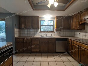 2009 Colonial Pkwy in Clovis, NM - Building Photo - Building Photo
