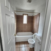 146 Glenridge Place in Cincinnati, OH - Foto de edificio - Building Photo