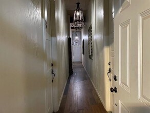 3704 San Bernardo Ave-Unit -3 in Laredo, TX - Building Photo - Building Photo