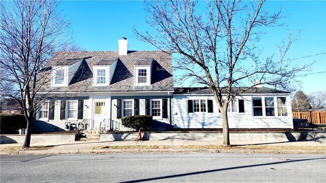 928 Linden St in Bethlehem, PA - Building Photo - Building Photo