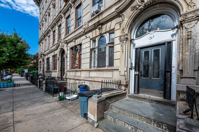 129 Macdonough St in Brooklyn, NY - Building Photo - Building Photo