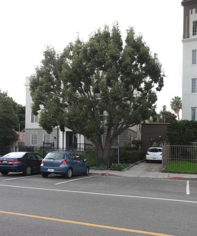 1819 N Kingsley Dr in Los Angeles, CA - Foto de edificio - Building Photo