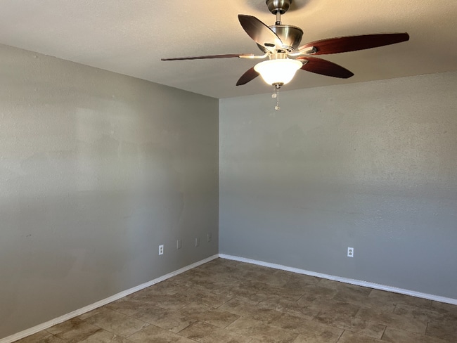 1936 Howard Dr in Amarillo, TX - Foto de edificio - Building Photo