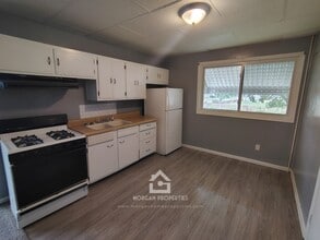 222 E Monroe St, Unit 1 in Alexandria, IN - Building Photo - Building Photo