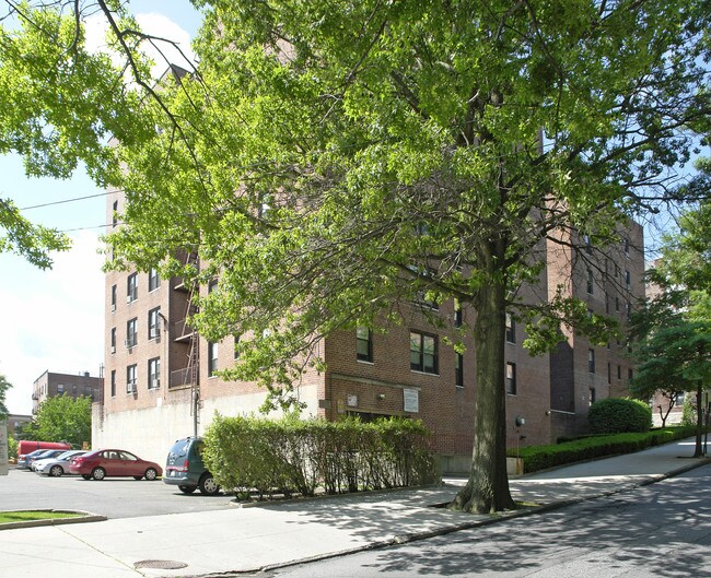 Windsor Towers in White Plains, NY - Foto de edificio - Building Photo