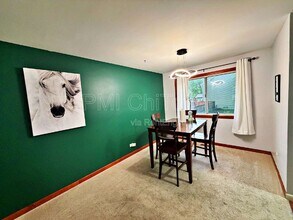 800 W Beechtree Ln in Bartlett, IL - Building Photo - Building Photo